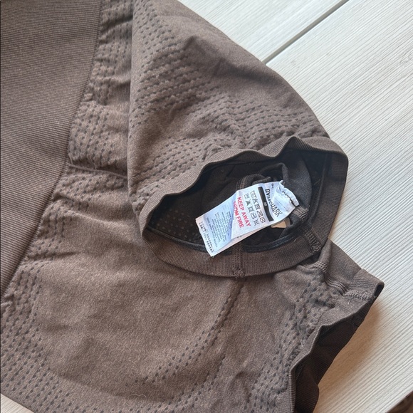 Gymshark Brown Activewear Set - Picture 5 of 11